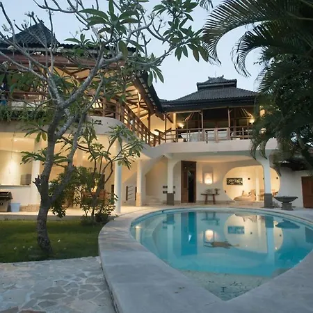 Amazing 3Br Villa In The Heart Of Canggu